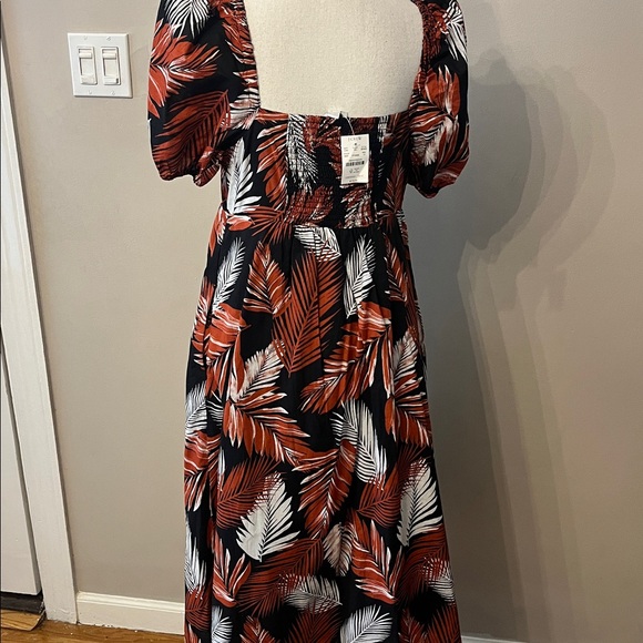 NWT Puff-sleeve twist-front midi dress - Picture 8 of 8